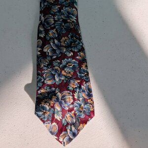 Camden Court Floral Design 100% Polyester Necktie Made In USA